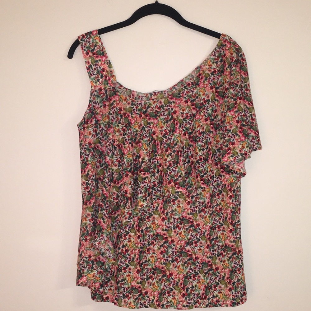 Cha Cha Vente knit top, new w/out tags. Size M.